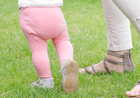 [Translate to spanish argentine:] when babies learn to walk